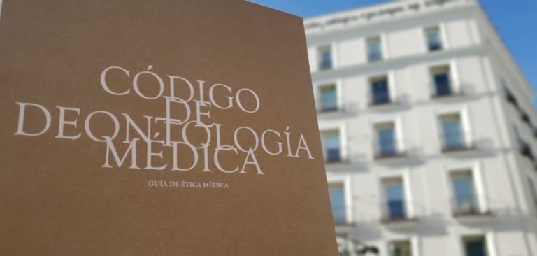 El Consejo General de Médicos aprueba un nuevo Código de Deontología Médica